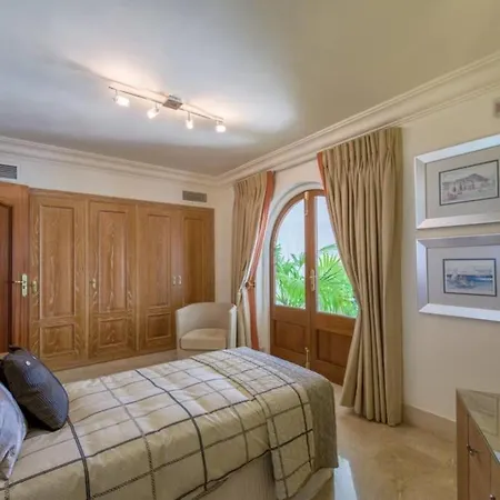 Palatial In Hacienda Chapas,