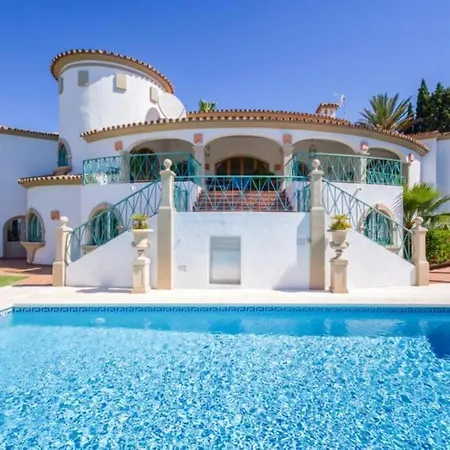 Palatial In Hacienda Chapas, Villa