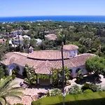 Villa Palatial In Hacienda Chapas, Marbella
