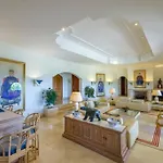 Palatial In Hacienda Chapas, Villa Marbella
