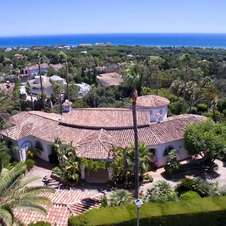 Villa Palatial In Hacienda Chapas, Marbella