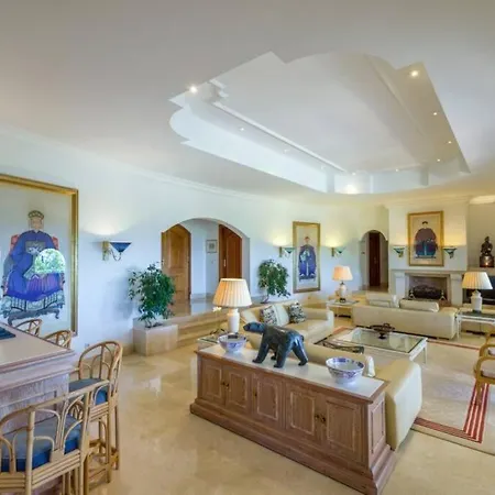 Palatial In Hacienda Chapas, Villa Marbella